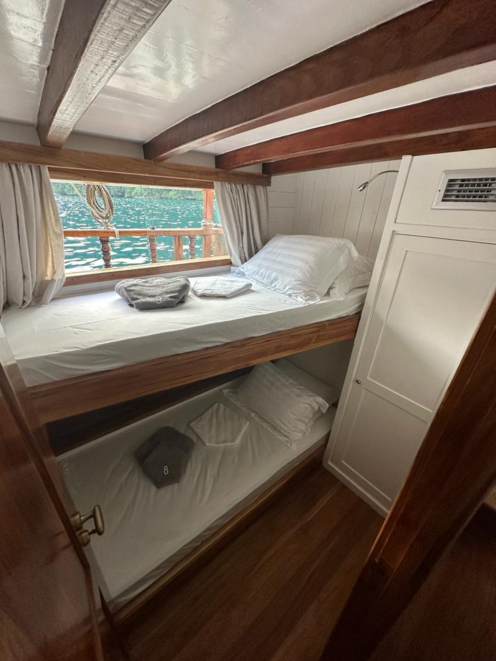 Cabine com vigia